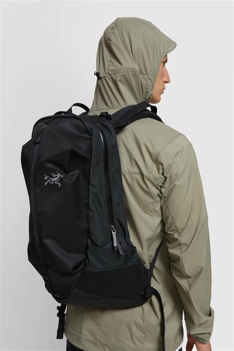 arcteryx arro backapck.